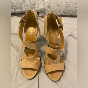 Nine West strappy nude sandals heels; Size: 9